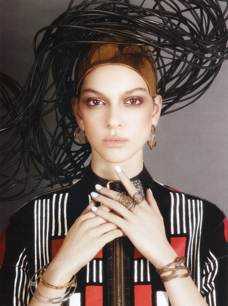 Vogue gioiello hair Stefano Gatti make-up Arianna Cattarin manicure Carlotta Saettone editorial woman