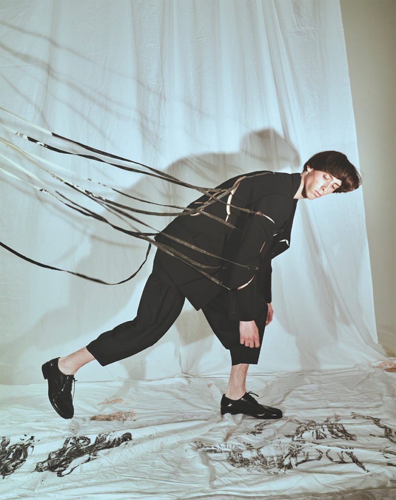 Vogue Portugal - Photographer Emmanuel Giraud - Stylist Larissa Marinho - Make Up Hugo Villard