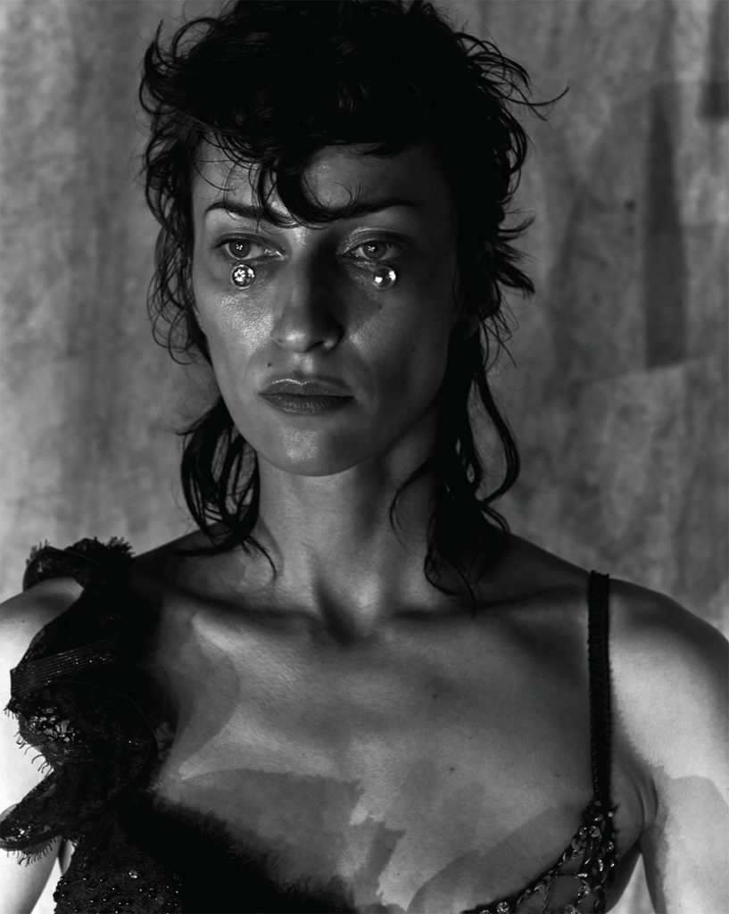 Vogue Portugal - Photographer Emmanuel Giraud - Stylist Larissa Marinho - Make Up Hugo Villard