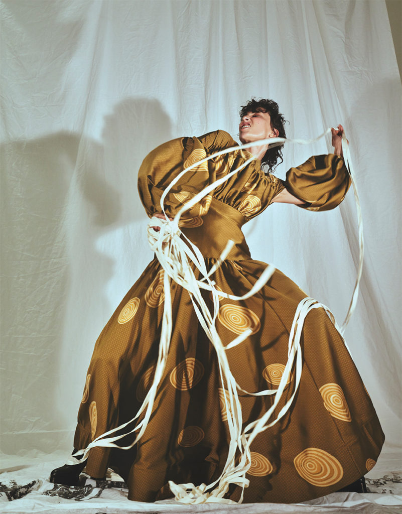 Vogue Portugal - Photographer Emmanuel Giraud - Stylist Larissa Marinho - Make Up Hugo Villard