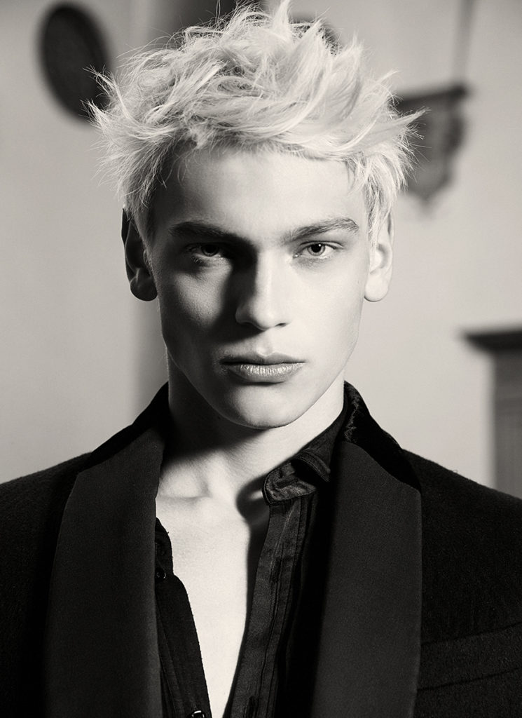 Gq mexico - photographer Giuseppe Riserbato - hair Davide Diodovich - Make-up Karin Borromeo - WM-Artist Management - W-MManagement