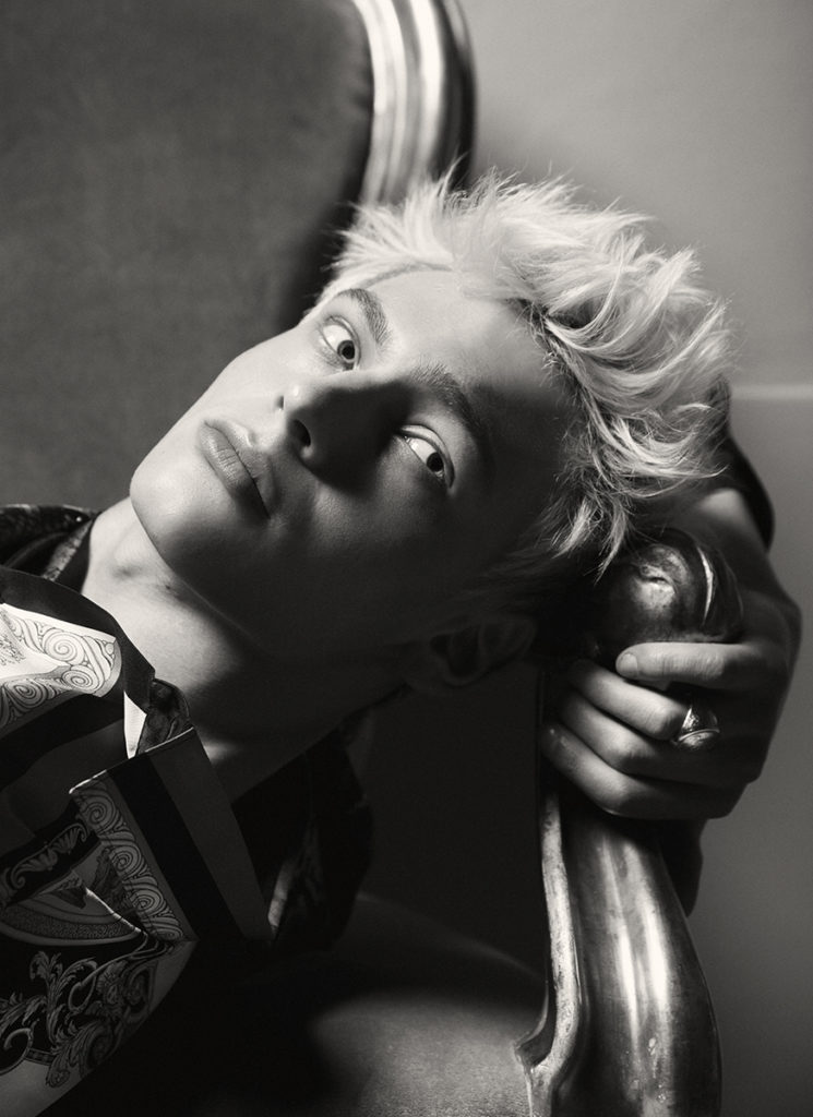 Gq mexico - photographer Giuseppe Riserbato - hair Davide Diodovich - Make-up Karin Borromeo - WM-Artist Management