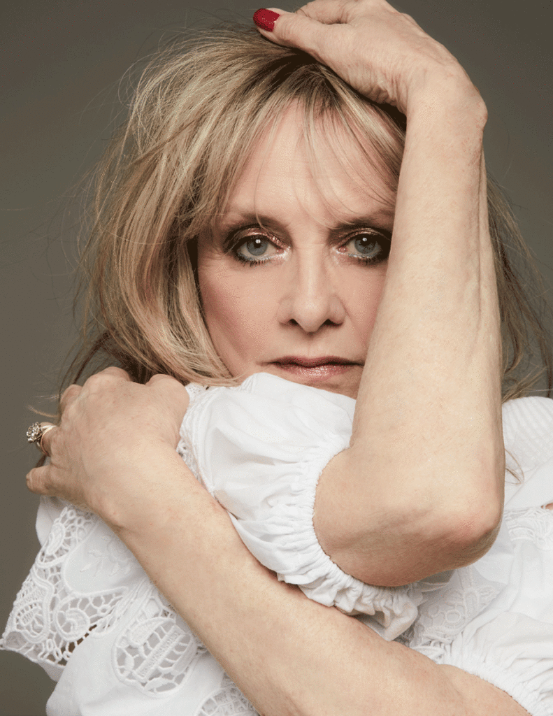 Twiggy - photographer alan gelati - styling Chloe Beeney - makeup nicky tavilla - wm-artist management -w-mmanagement - milano - agency