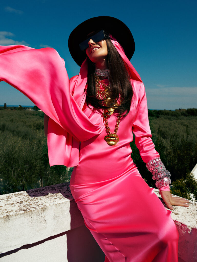 vogue cs - anna dello russo - photographer Giovanni Mocchetti - makeup kassandra frua - wm-artist management - milano - agency