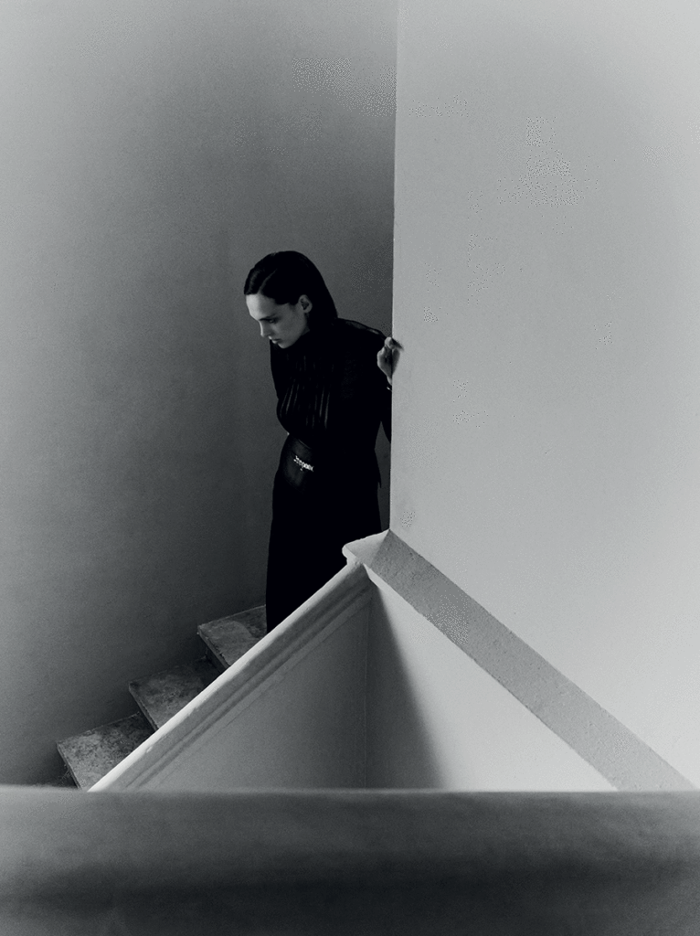 l'officiel italia - sara serraiocco - photographer eugenio intini - styling giulio martinelli - wm-artist management - w-mmanagement - milano