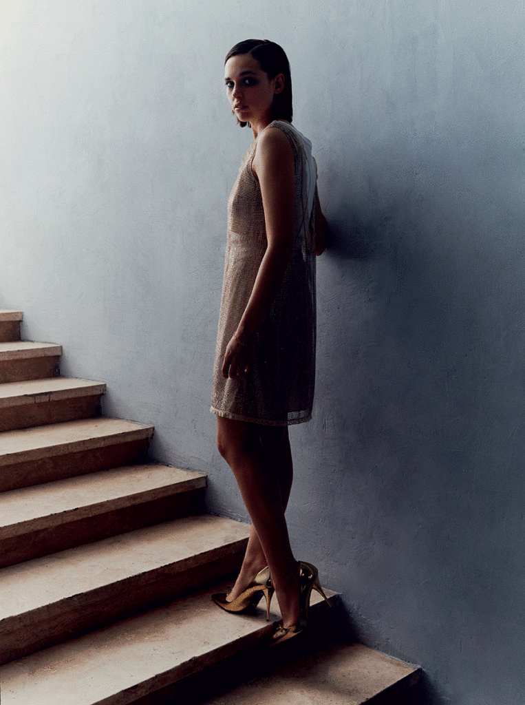 l'officiel italia - sara serraiocco - photographer eugenio intini - styling giulio martinelli - wm-artist management - w-mmanagement - milano