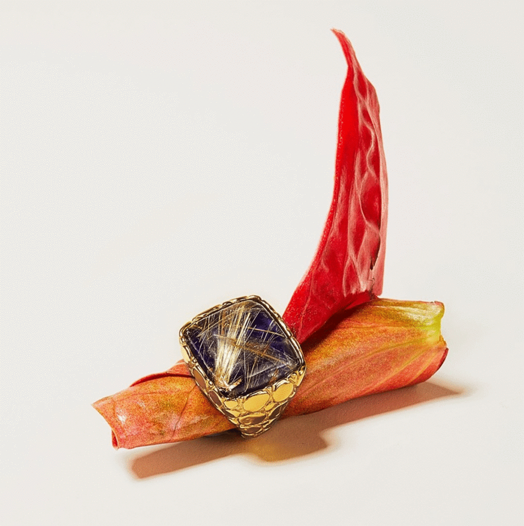 giovanni raspini - jewels - still life - photographer paola dossi - wm-artist management - w-mmanagement - milano - agency