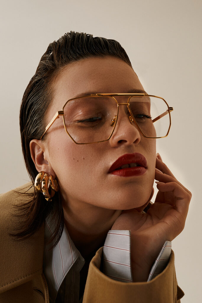 l'officiel u.s.a.- photographer debora pota - styling Valentina Fino - hair francesco avolio - w-mmanagement - wm-artist management - milano