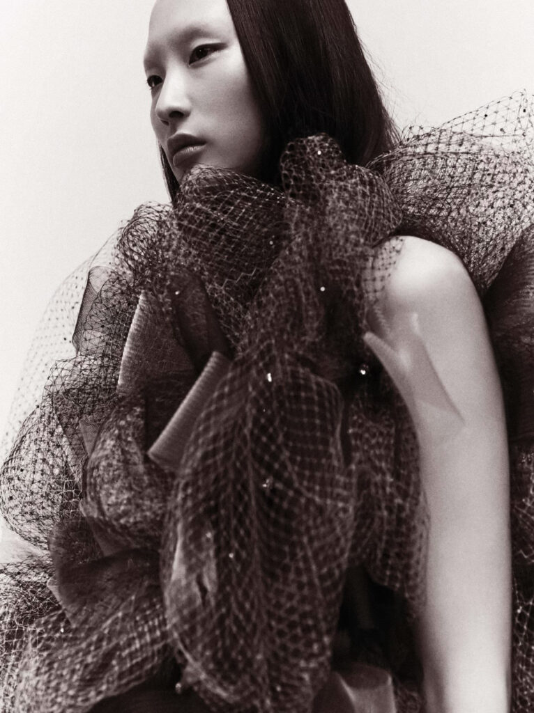 vogue korea - photographer Jang Dukhwa - styling Eunyoung Sohn - hair olivier lebrun - w-mmanagement - wm-artist management - milano