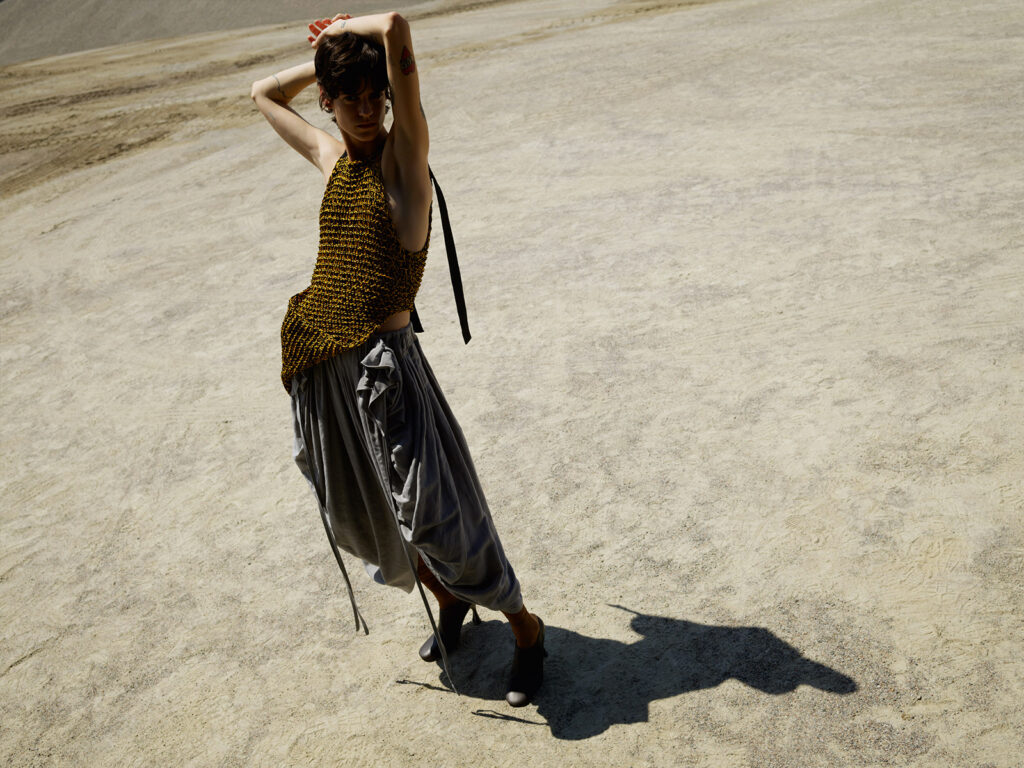quira - ss24 - photographer viviane sassen - makeup roman gasser - hair cosimo bellomo - w-mmanagement - wm-artist management - milano