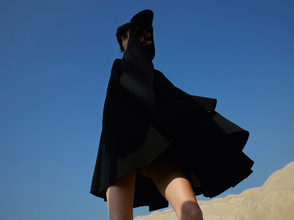 quira - ss24 - photographer viviane sassen - makeup roman gasser - hair cosimo bellomo - w-mmanagement - wm-artist management - milano