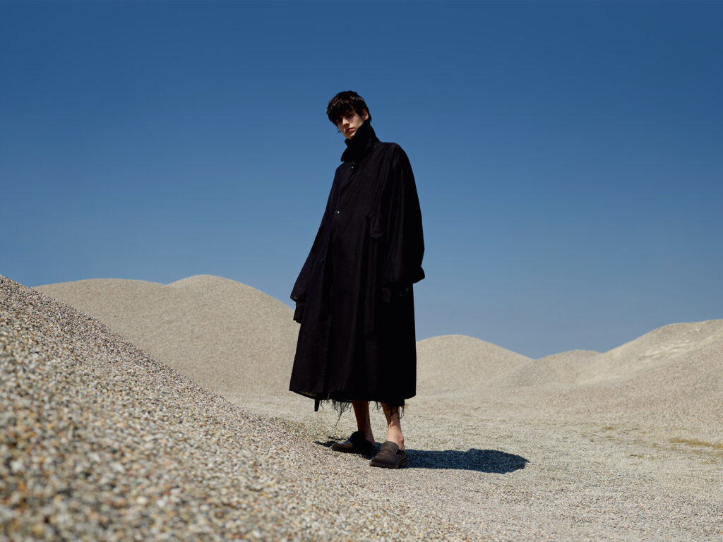 quira - ss24 - photographer viviane sassen - makeup roman gasser - hair cosimo bellomo - w-mmanagement - wm-artist management - milano