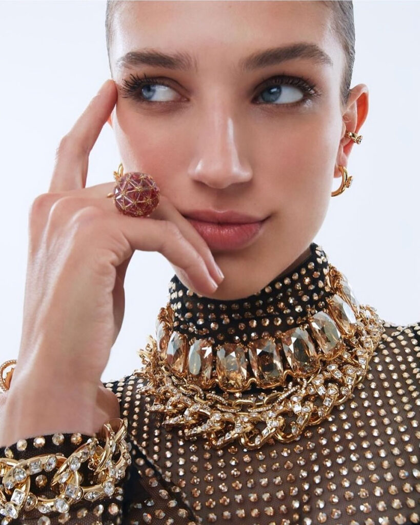 io donna - photographer riccardo tinelli - styling valentina fino - makeup amy kourouma - hair cosimo bellomo - w-mmanagement