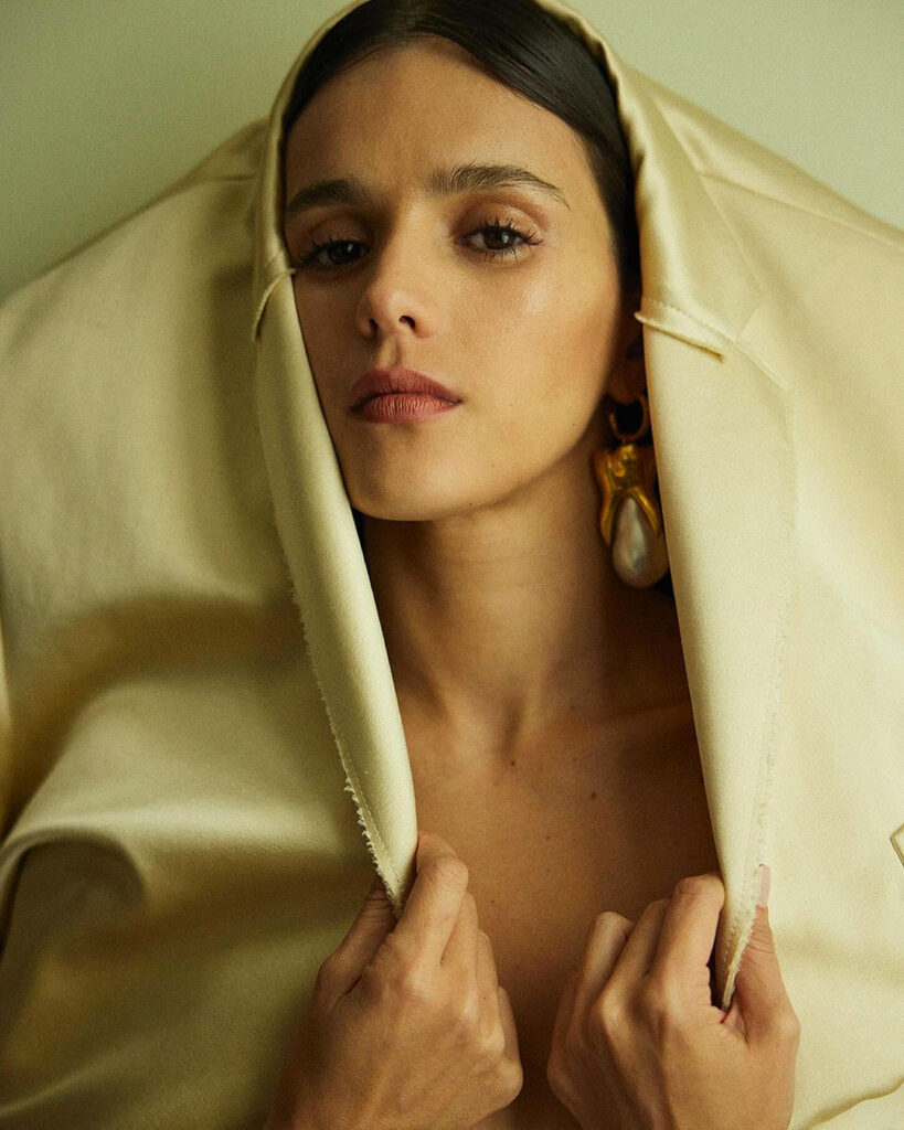 samantha siqueiros - m revista de milenio - photographer david roemer - hair olivier lebrun - w-mmanagement - wm-artist management