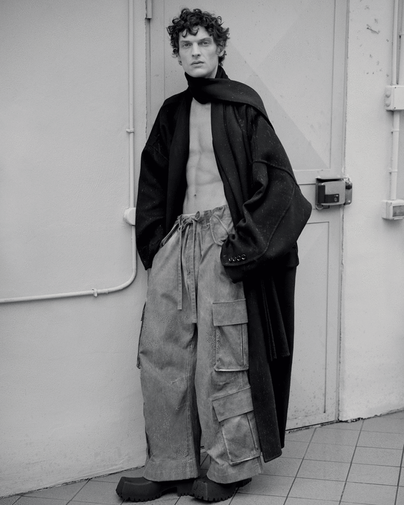 esquire italia - photographer Sean Alexander Geraghty - styling nik piras - grooming roman gasser - w-mmanagement - wm-artist management - milano