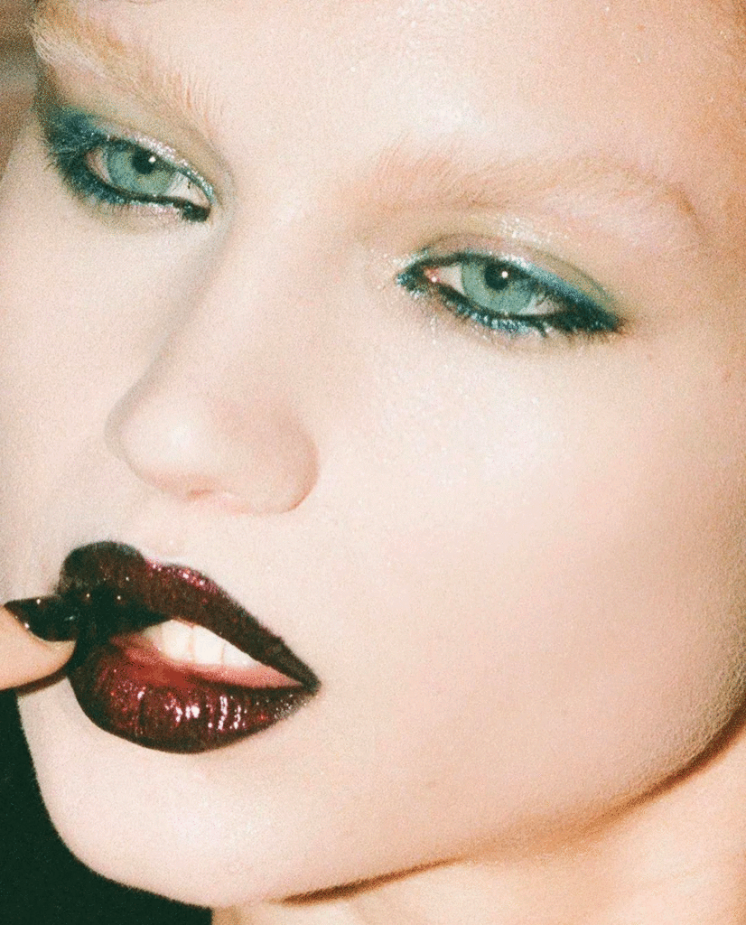 Vogue Czechoslovakia - photographer Carly Dame - styling Marta Zaczynska - makeup hugo villard - w-mmanagement - wm-artist management - milano