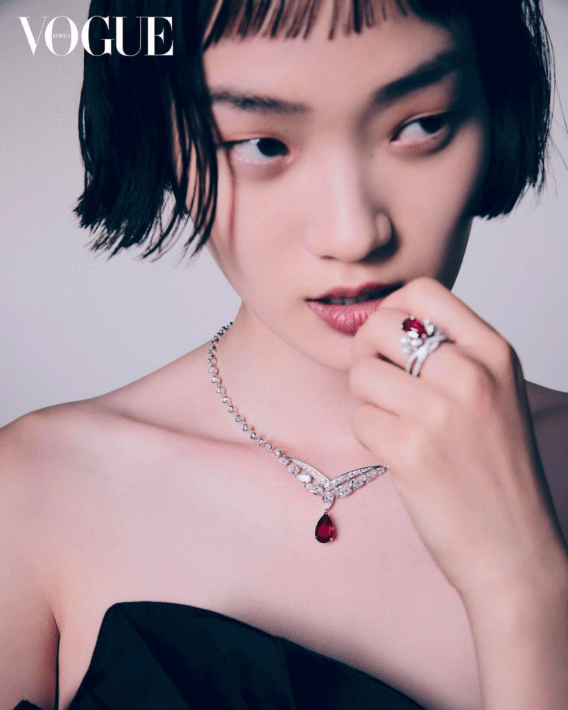 vogue korea - photographer Kim Tae Kyun - styling Aline De Beauclaire - hair olivier lebrun - w-mmanagement - wm-artist management - milano - agency