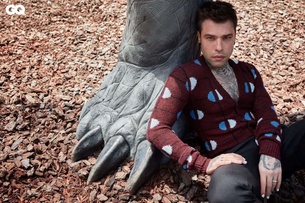 gq italia - fedez - photographer daniel riera - makeup anna maria negri - makeup artist - w-mmanagement - wm-artist management - milano