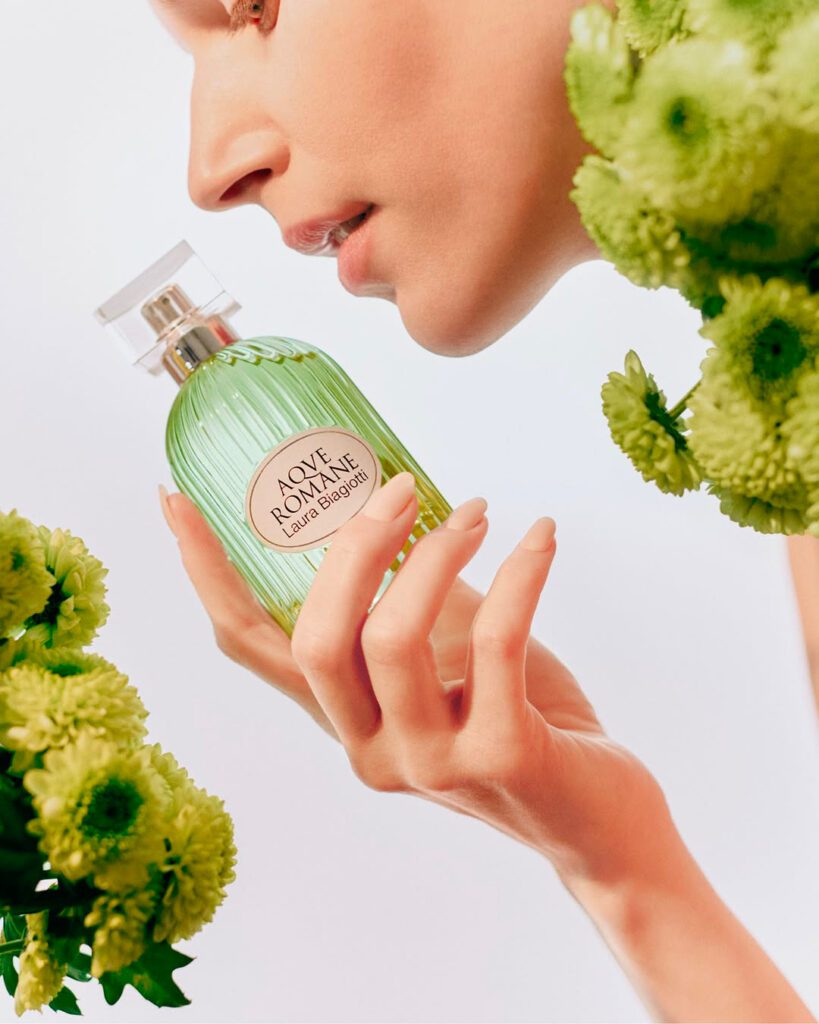 Laura Biagiotti Parfums - aqve romane - manicure carlotta saettone - nails - w-mmanagement - wm-artist management - milano - agency