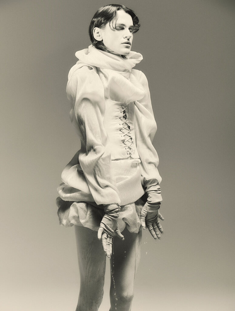 whatevr magazine - photographer marcello junior dino - styling stefania lorini - makeup