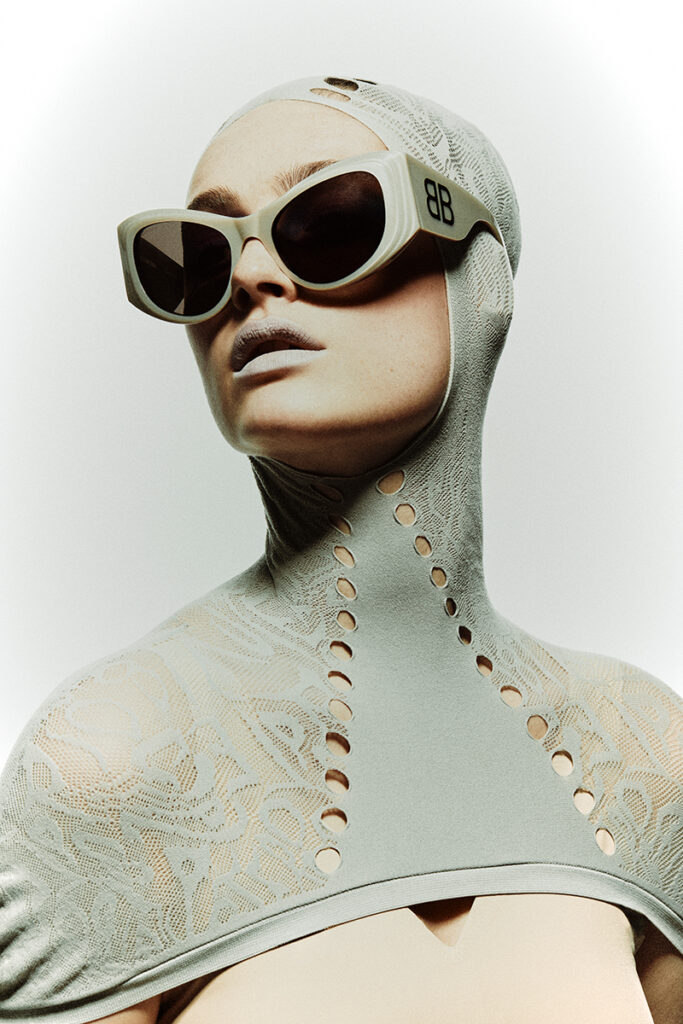 the collector - photographer rui faria - styling Oliver Volquardsen - makeup anna maria negri - w-mmanagement - milano