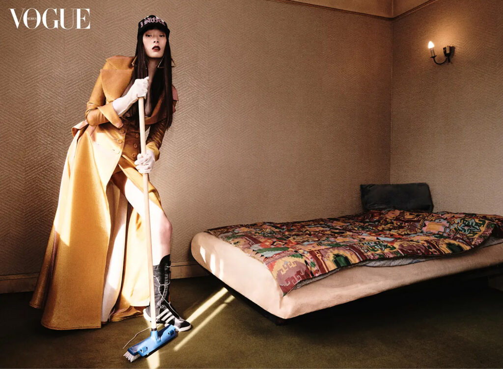 vogue korea - haute couture ss25 - photographer Hyea W. Kang - styling Eunyoung Sohn - hair olivier lebrun - w-mmanagement - wm-artist management - milano - agency