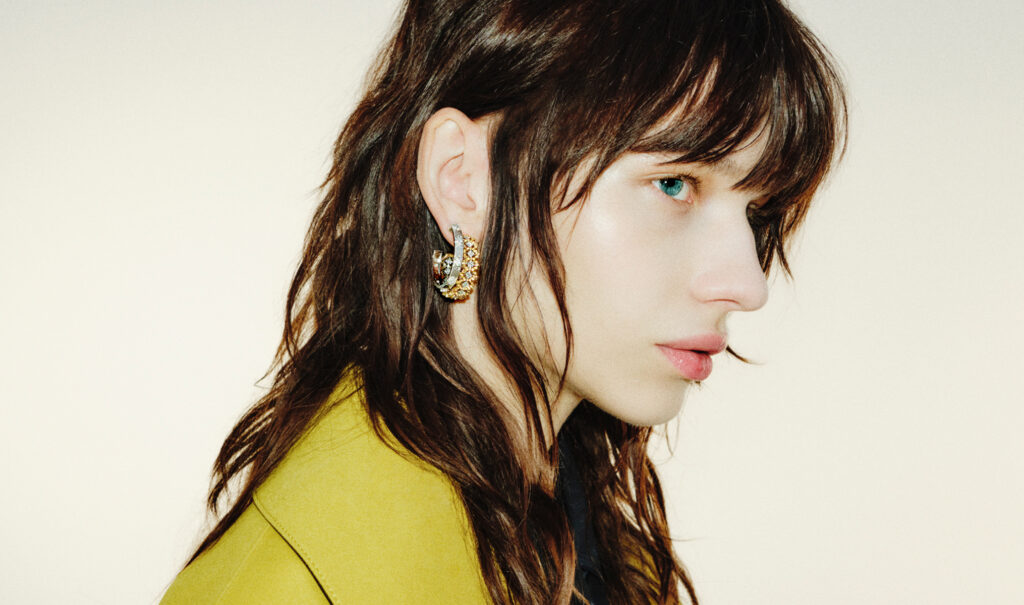 d la repubblica - photographer fabrizio martinelli - style francesca ottaviani - makeup ricky morandin - w-mmanagement - wm-artist management - milano