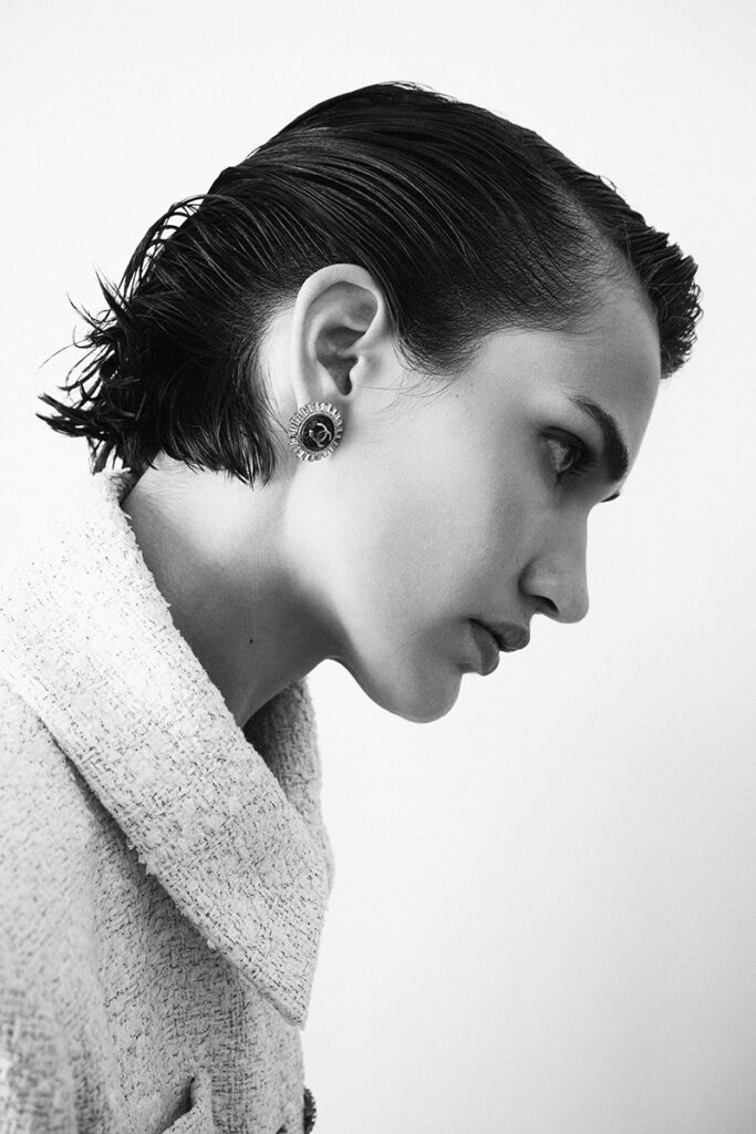 mia le journal - Form follows Femme - photographer Jakub Szymanski - style julie vozniak - hair francesco avolio - makeup augusto picerni