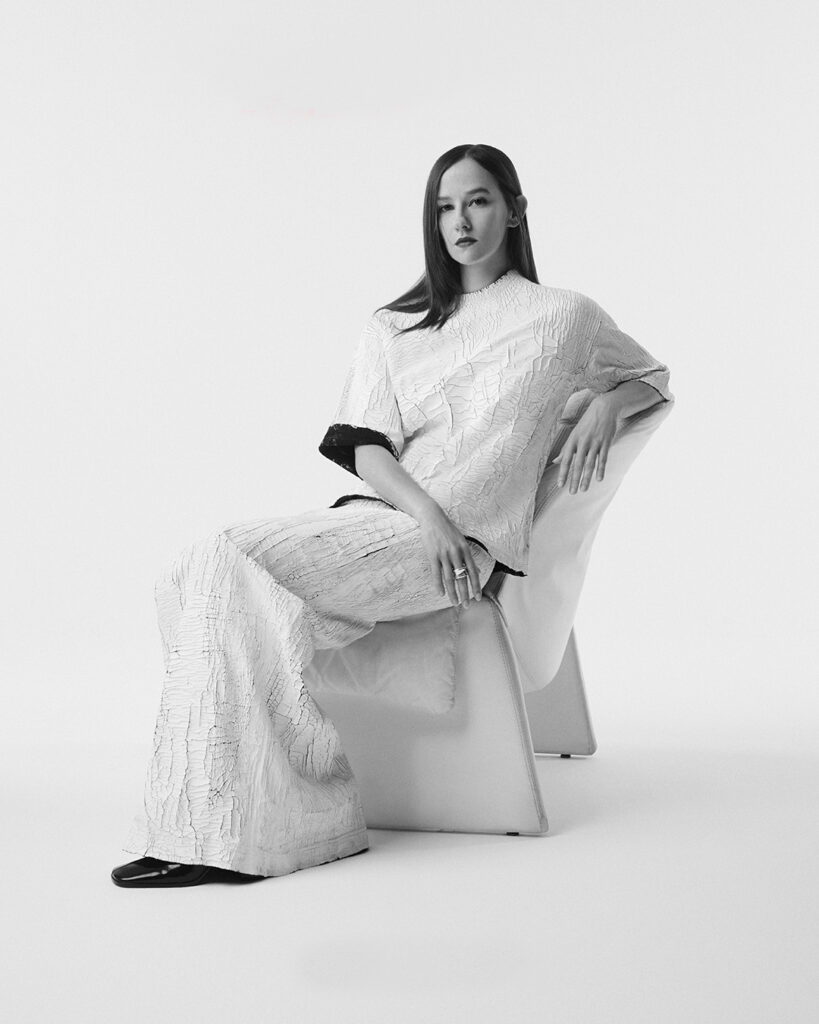 style magazine - caterina barbieri - photographer gautier pellegrin - styling alessandra corvasce - w-mmanagement - milano