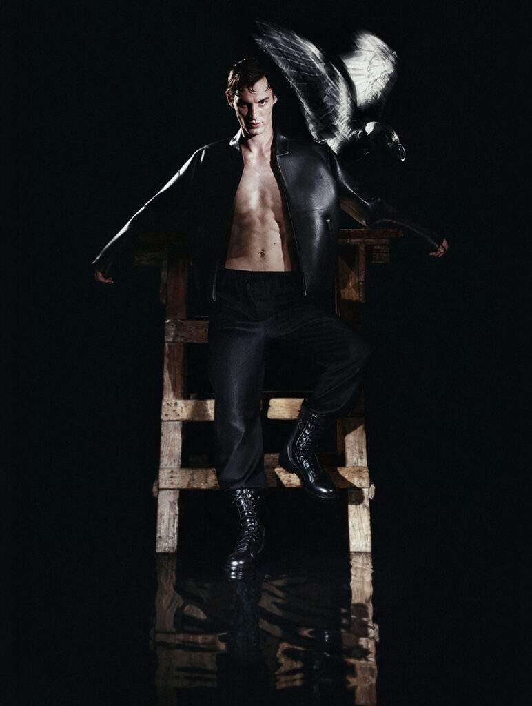l'officiel hommes italia - kit butler - photographer vincenzo valente - styling giulia martinelli - w-mmanagement - milano - agency