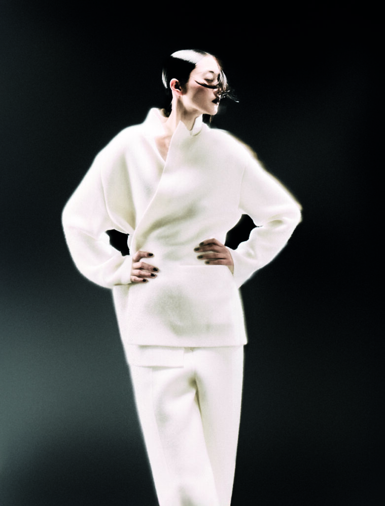 L'officiel Italia - cubismo contemporaneo - photographer Alberto alaggio - styling Giulia Martinelli - w-mmanagement - milano - agency