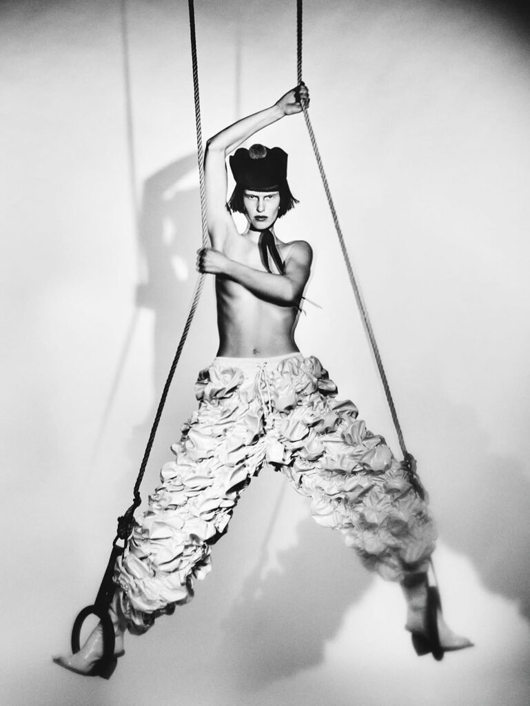 Numéro France - Haute Voltige - photographer kristian schuller - styling anna castan - WM-Artist management - W-MManagement - Milano