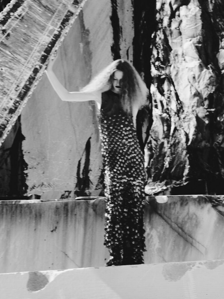 L'officiel italia - photographer paolo musa - styling giulia martinelli - makeup anna maria negri - w-mmanagement - wm-artist management - milano - agency