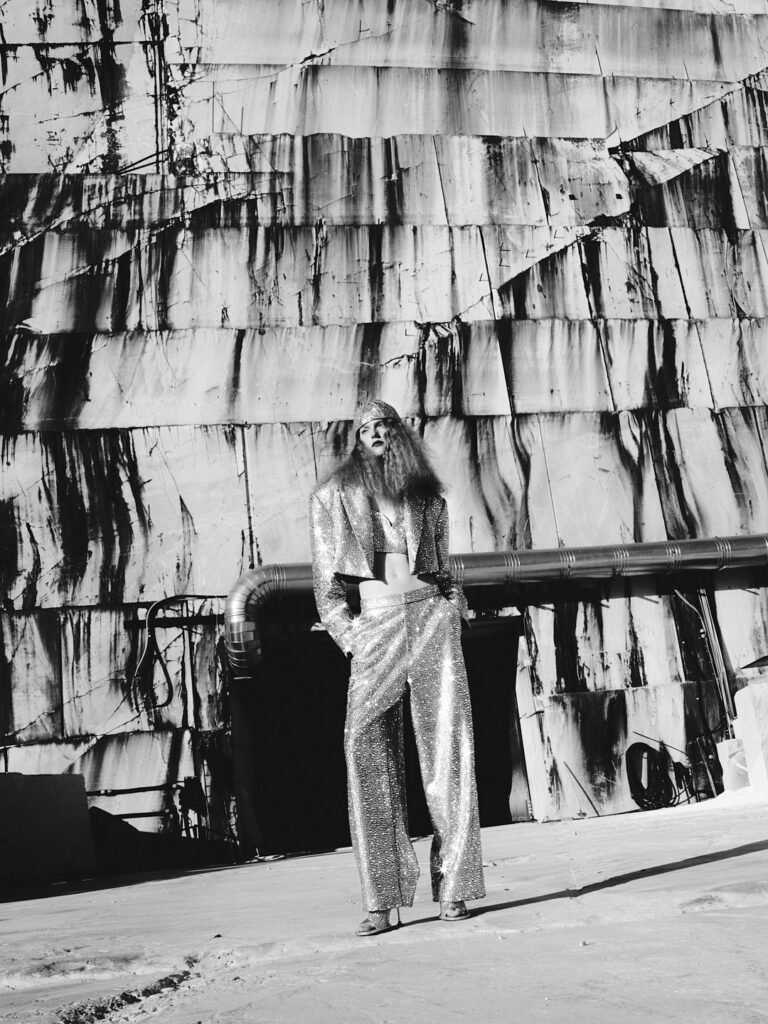 L'officiel italia - photographer paolo musa - styling giulia martinelli - makeup anna maria negri - w-mmanagement - wm-artist management - milano - agency