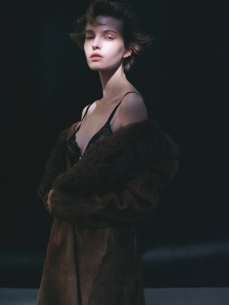 l'officiel italia - photographer nicola pagano - makeup anna maria negri - w-mmanagement - wm-artist management - milano - agency