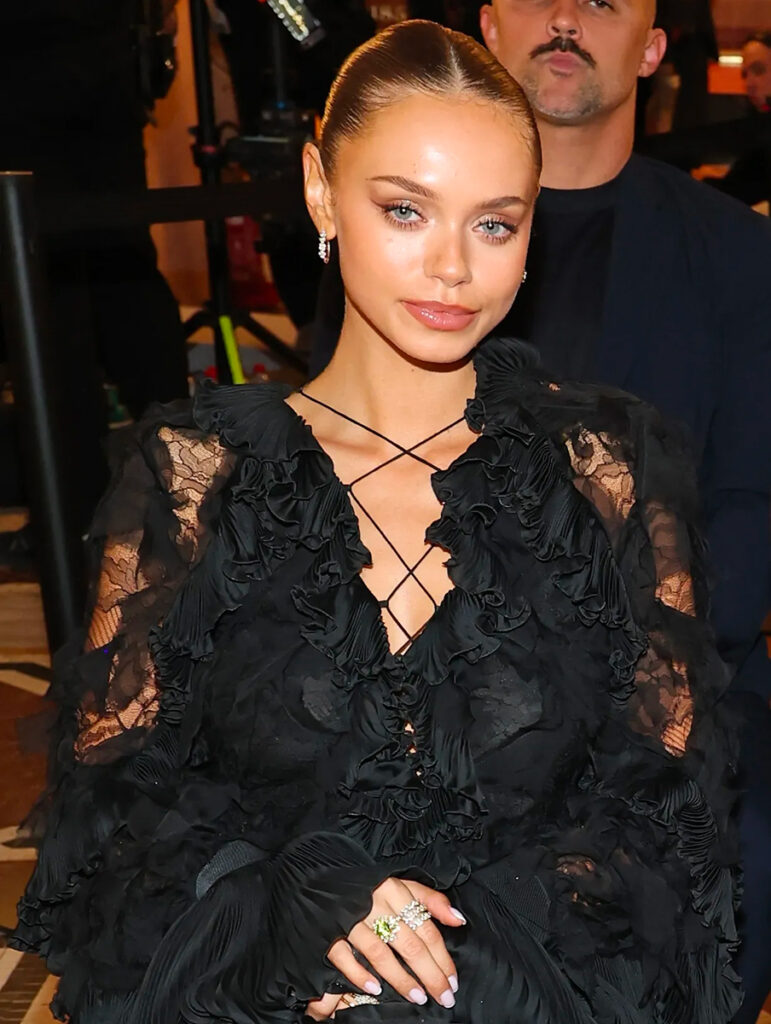 laila hasanovic - vogue world - milano fashion week - makeup edoardo de falco - w-mmanagement - wm-artist management - milano - agency